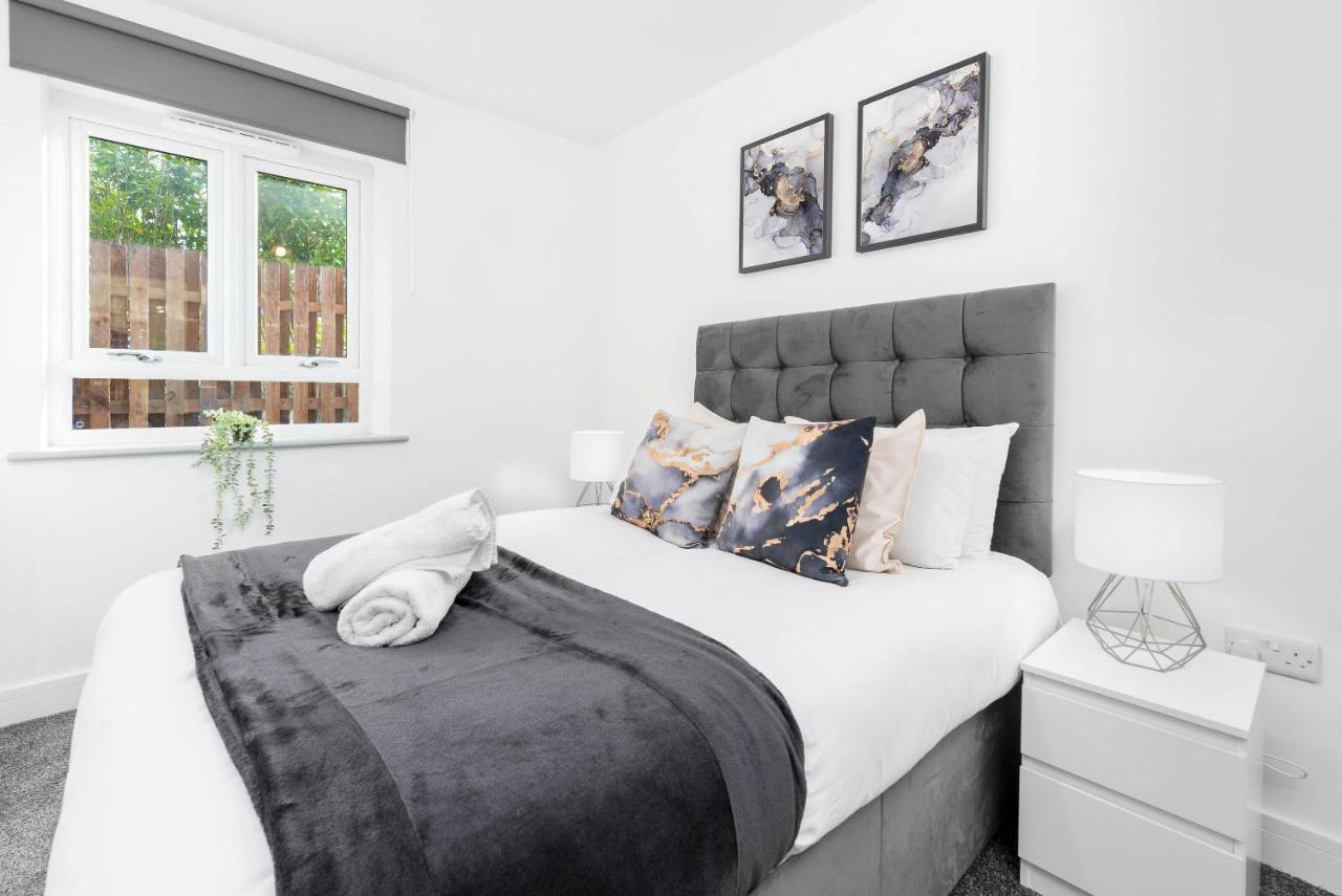 Apartment 2 Bedroom - The Marsons Collection - New Luxury - Balcony - Secure Parking *