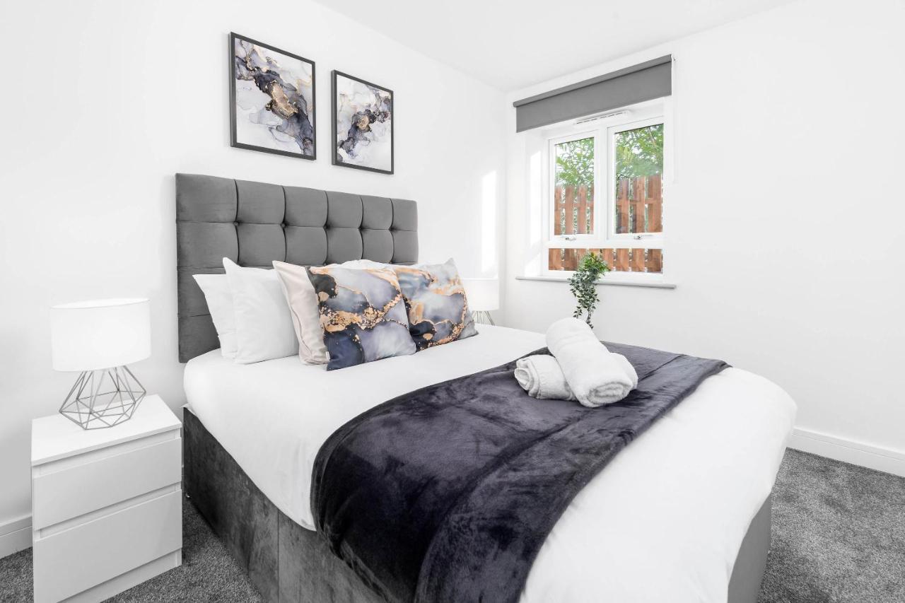 Apartment 2 Bedroom - The Marsons Collection - New Luxury - Balcony - Secure Parking *