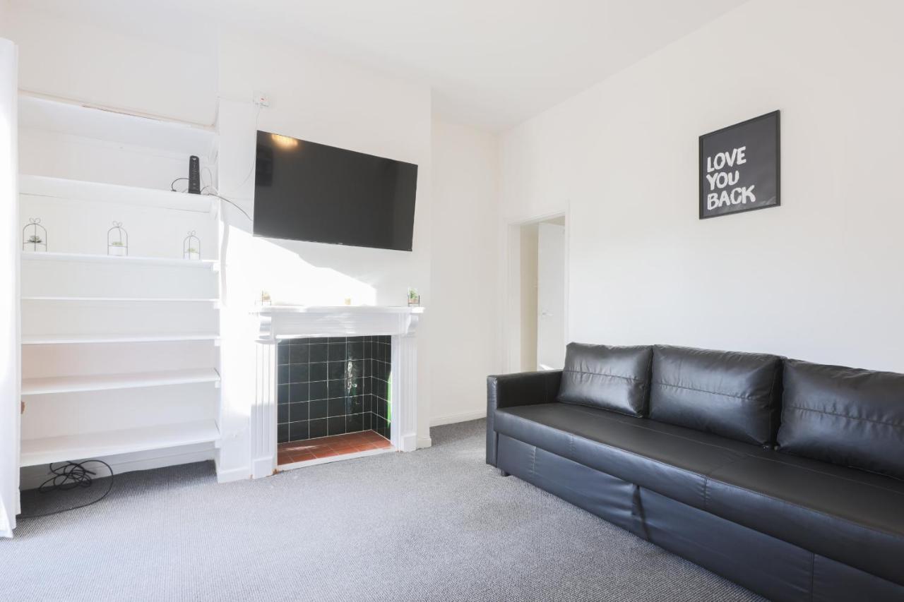 Cosy 3-bed Property In Moseley Village Birmingham