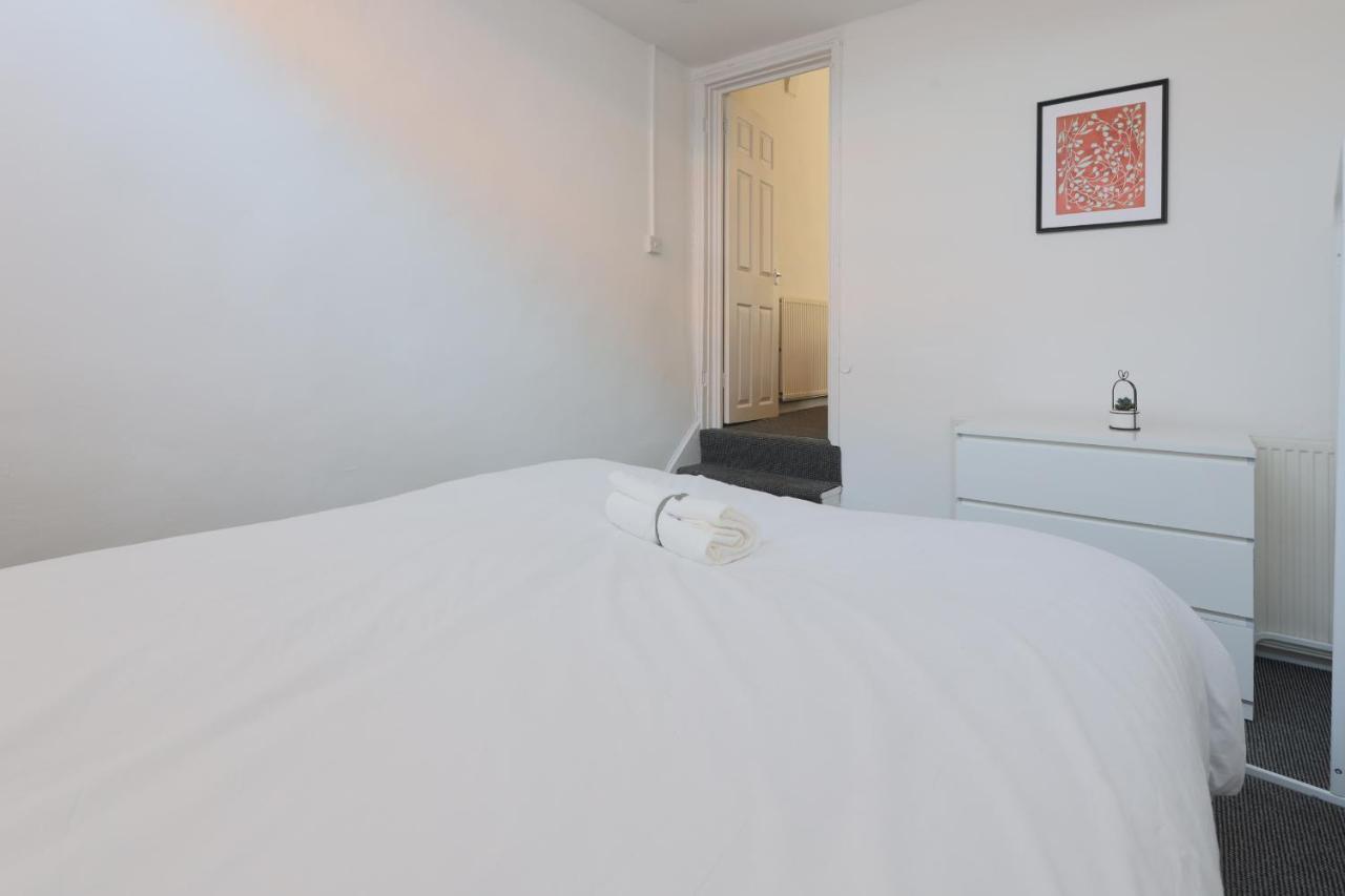 Cosy 3-bed Property In Moseley Village Holiday home