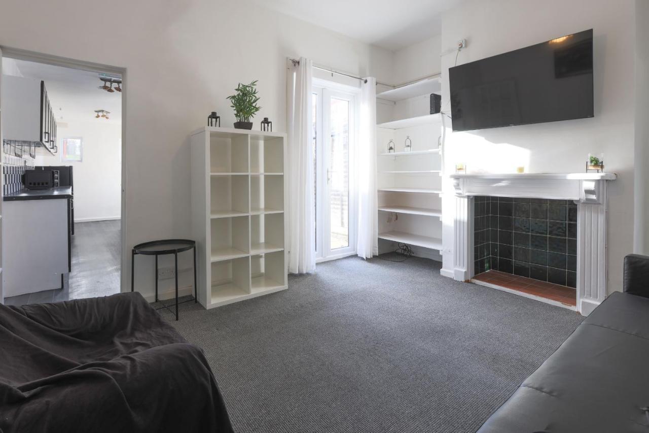 Holiday home Cosy 3-bed Property In Moseley Village