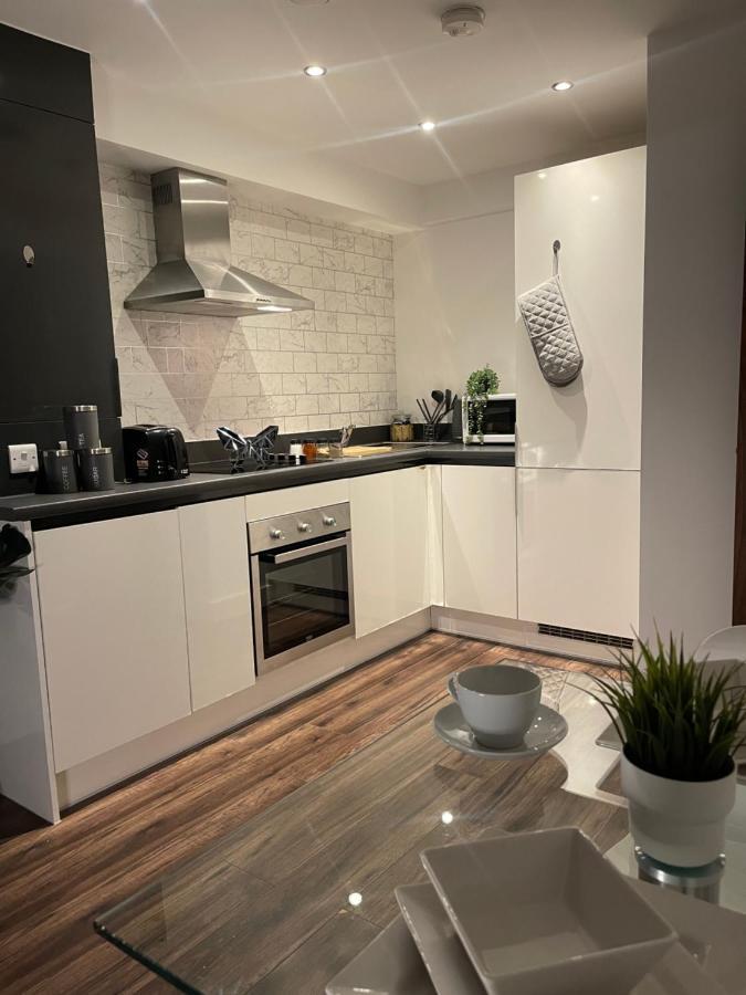 Modern Spacious 1 Bed Flat In Centre With Free Parking, Fast Free Wifi And Netflix Birmingham