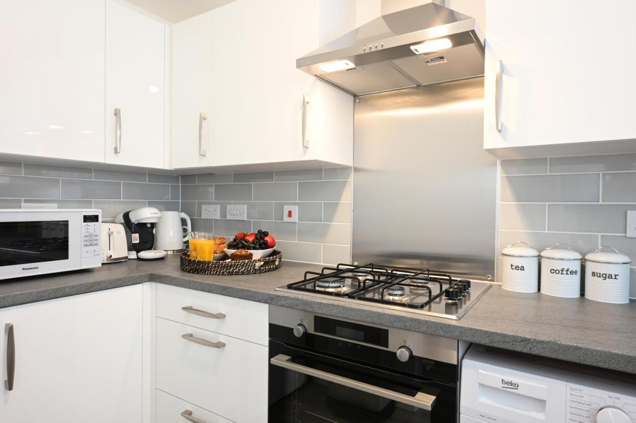 Luxury 4 Bed House With Gated Parking In The Heart Of Birmingham!