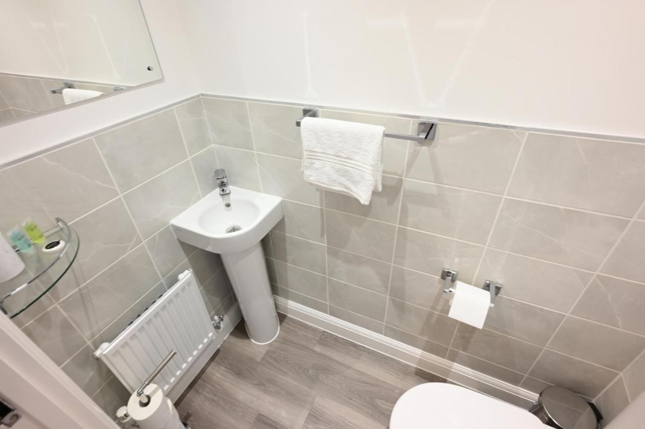 Luxury 4 Bed House With Gated Parking In The Heart Of Birmingham! Apartment Birmingham