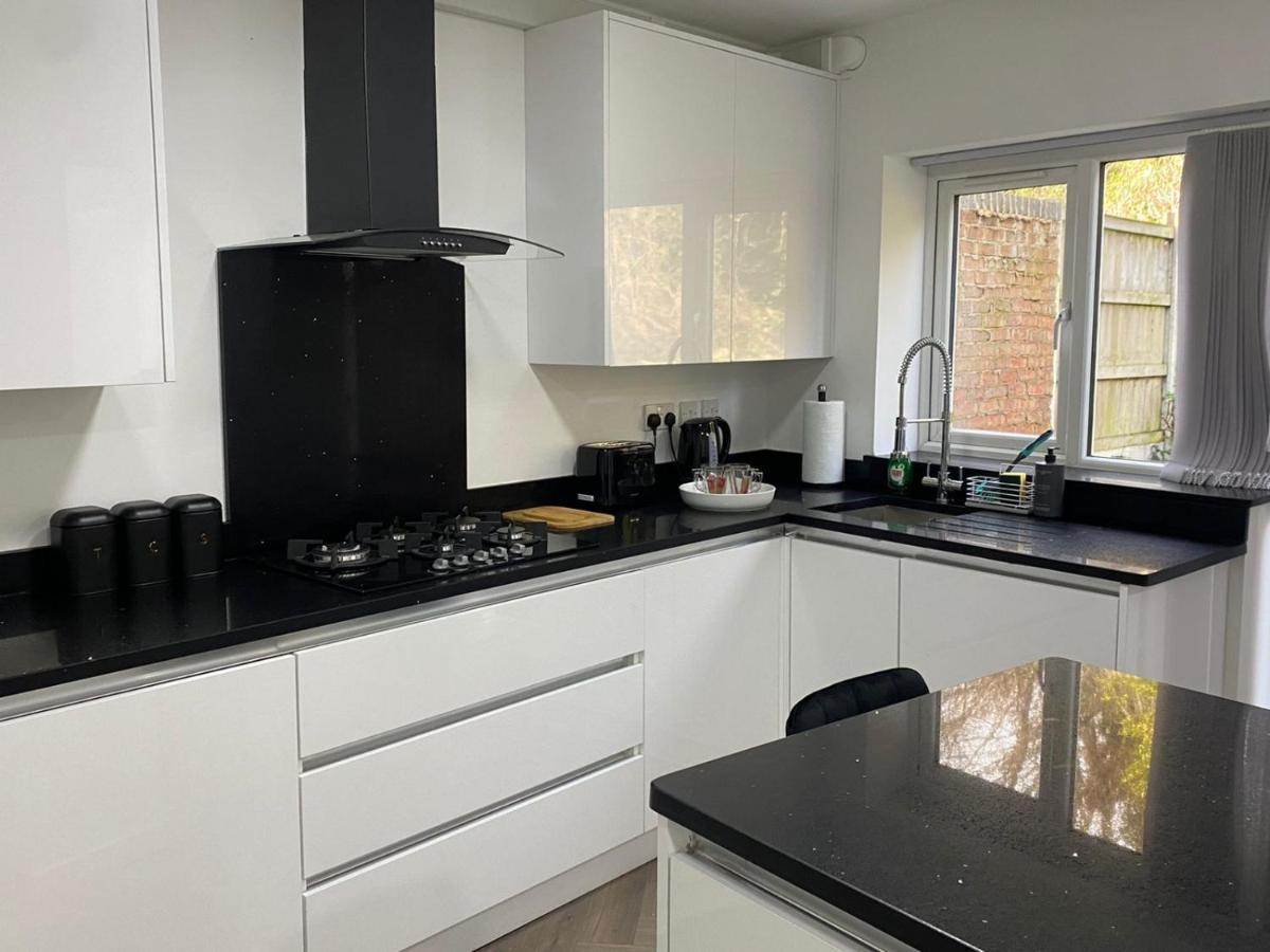 Holiday home Battenhall House - 4 Bed Luxury Corporate