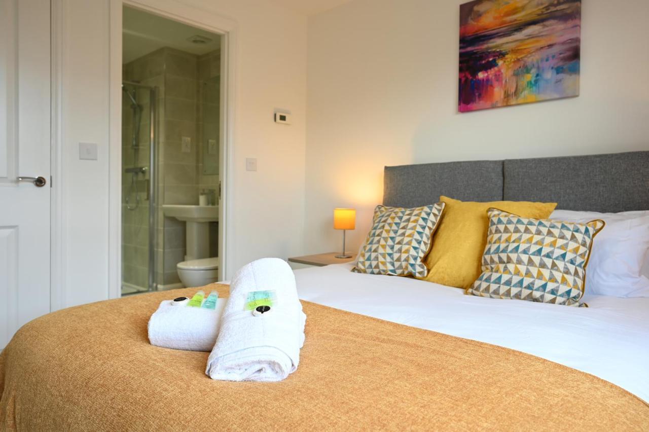 Luxury 4 Bed House With Gated Parking In The Heart Of Birmingham! Apartment Birmingham