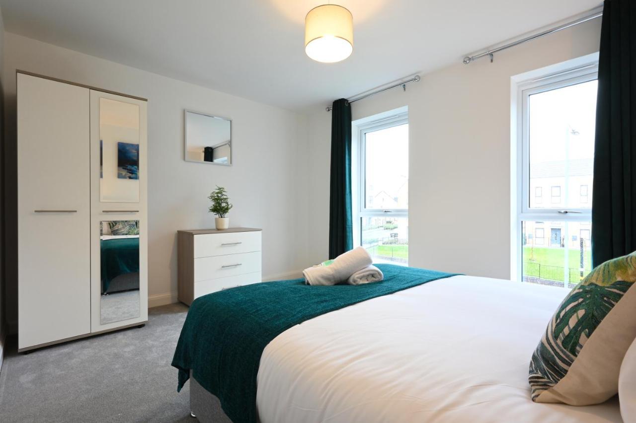 Luxury 4 Bed House With Gated Parking In The Heart Of Birmingham! *