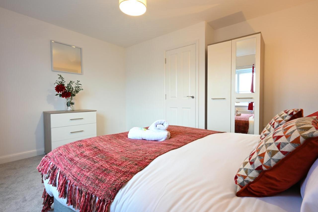 Apartment Luxury 4 Bed House With Gated Parking In The Heart Of Birmingham! *