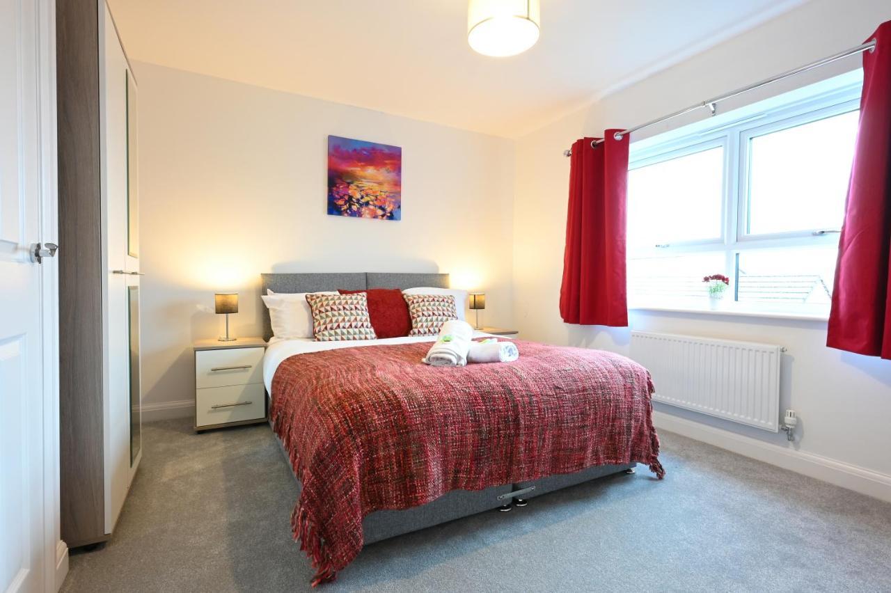 Luxury 4 Bed House With Gated Parking In The Heart Of Birmingham! Apartment *