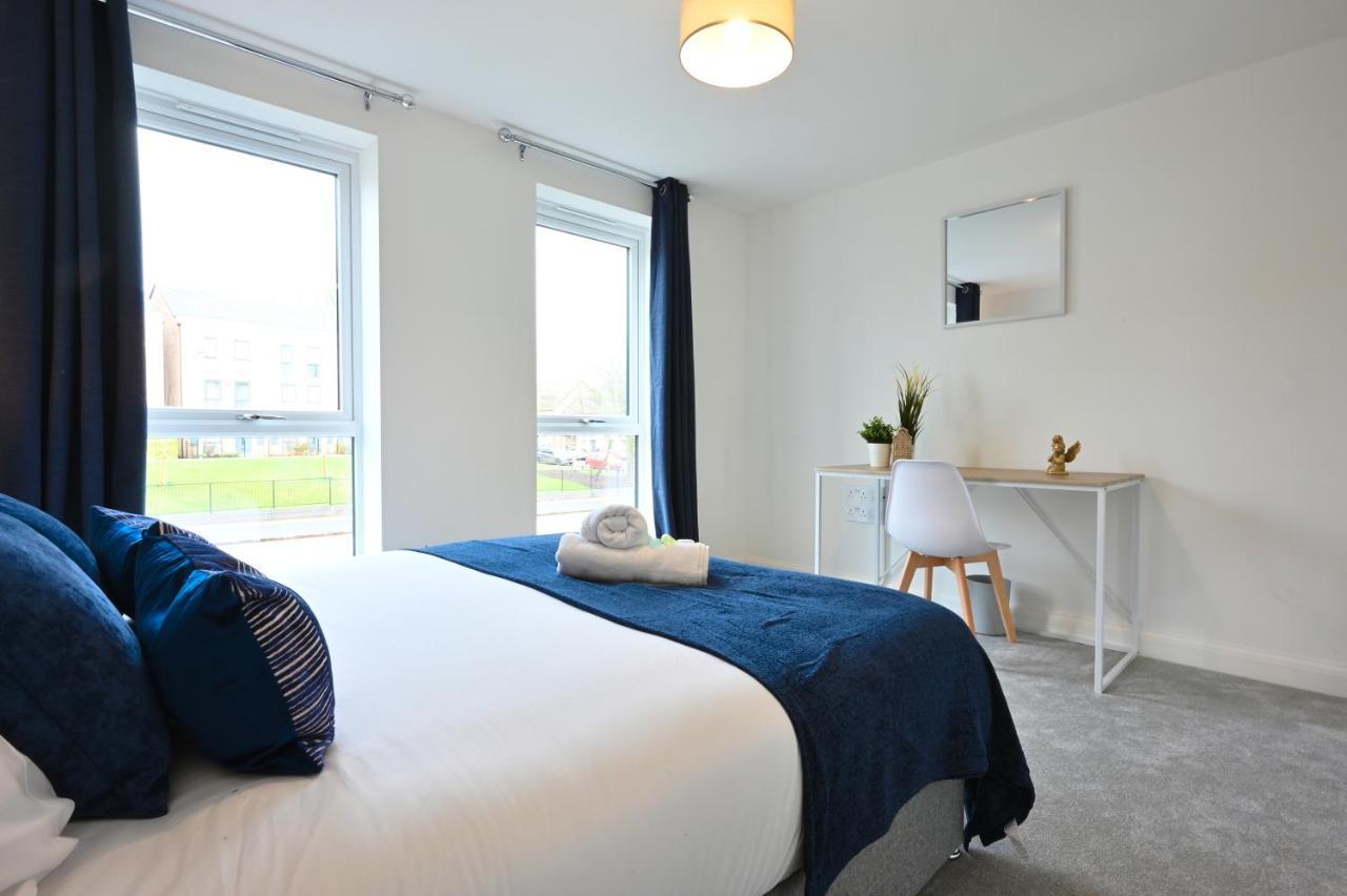 Luxury 4 Bed House With Gated Parking In The Heart Of Birmingham! Apartment *