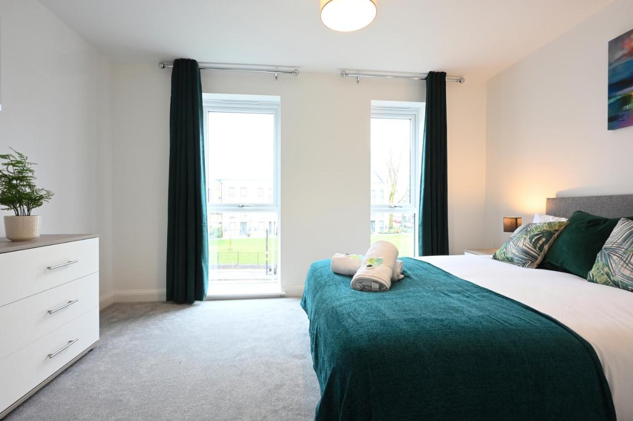 Luxury 4 Bed House With Gated Parking In The Heart Of Birmingham! Apartment