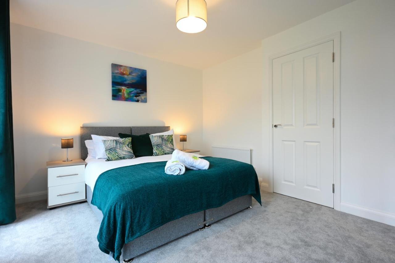 Luxury 4 Bed House With Gated Parking In The Heart Of Birmingham! Apartment