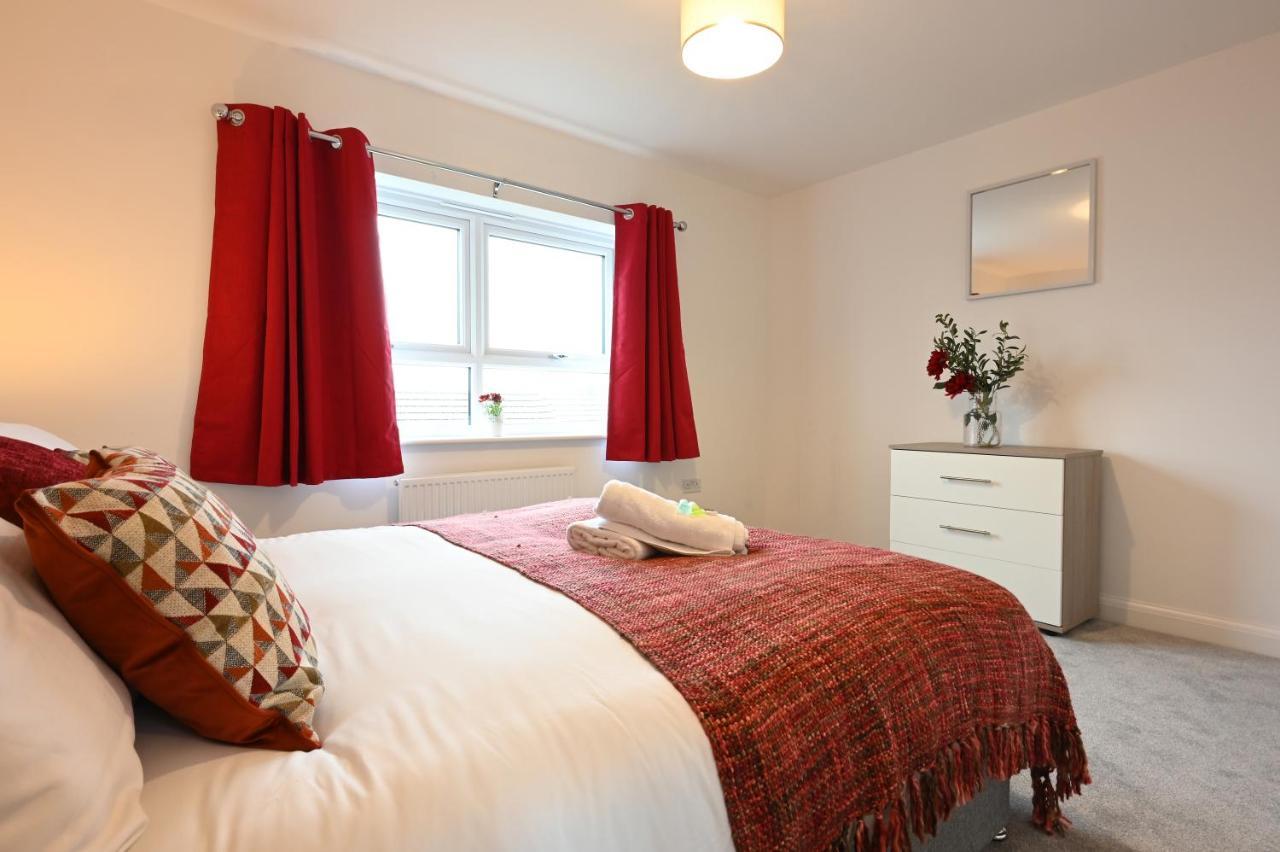 Luxury 4 Bed House With Gated Parking In The Heart Of Birmingham! Apartment *