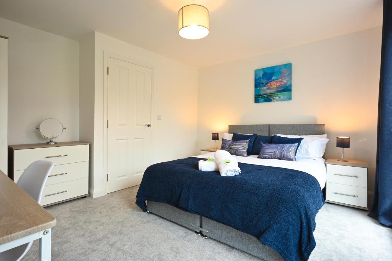 Luxury 4 Bed House With Gated Parking In The Heart Of Birmingham! Apartment *