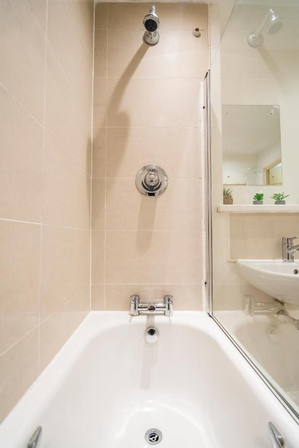 New Luxury Centre By Azura Nights * Birmingham