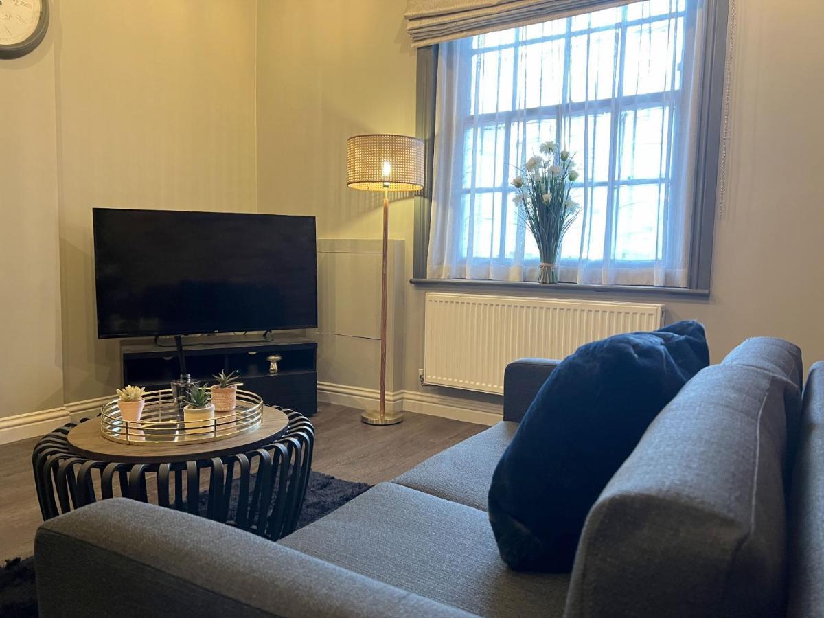 Centre Luxury Silver Forge - Two Bedroom With Office - Brand New Apartment *