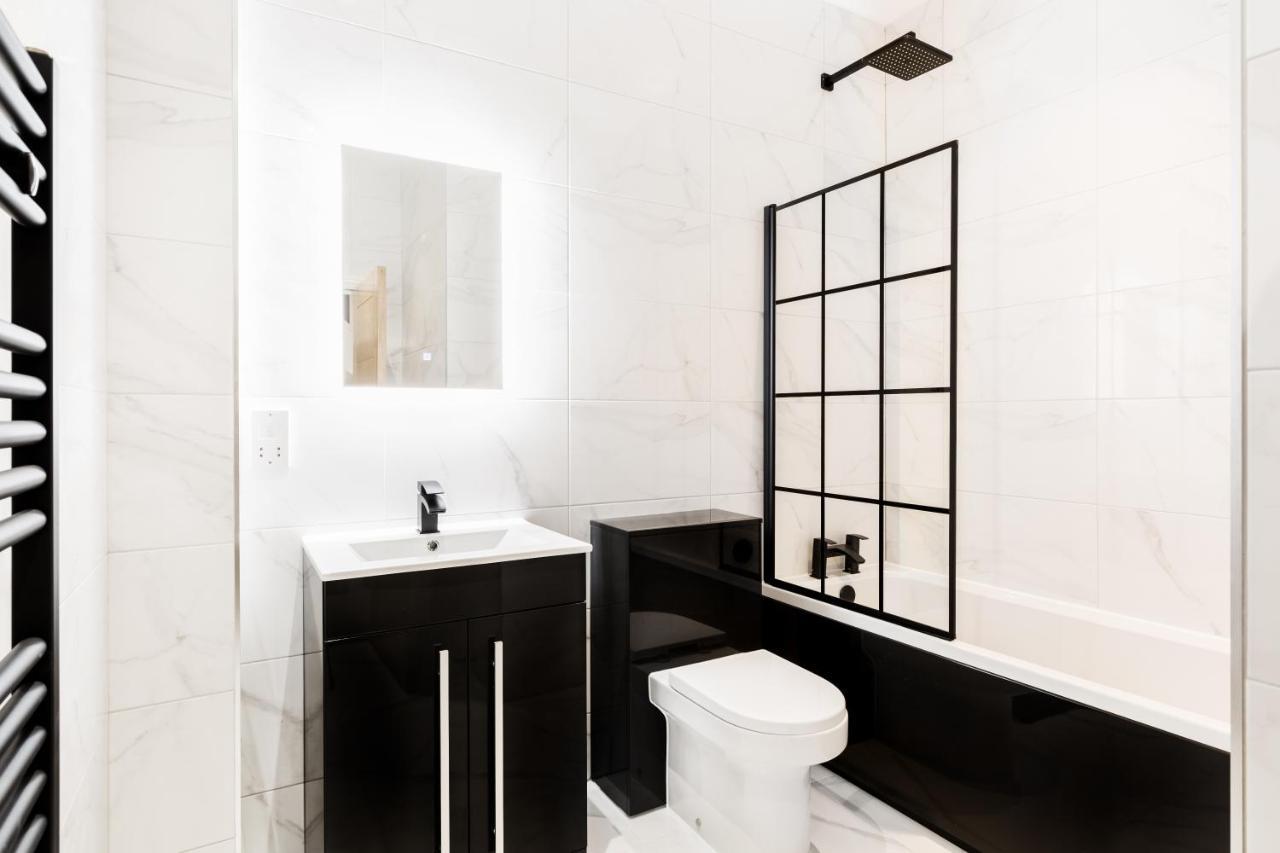 Sydenham Place: Premium Penthouses In Birmingham's Jewellery Quarter Apartment *