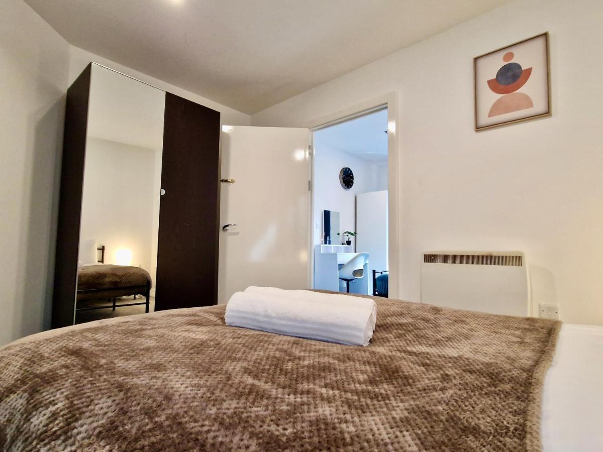 Apartment Spacious & Modern In Centre With Balcony