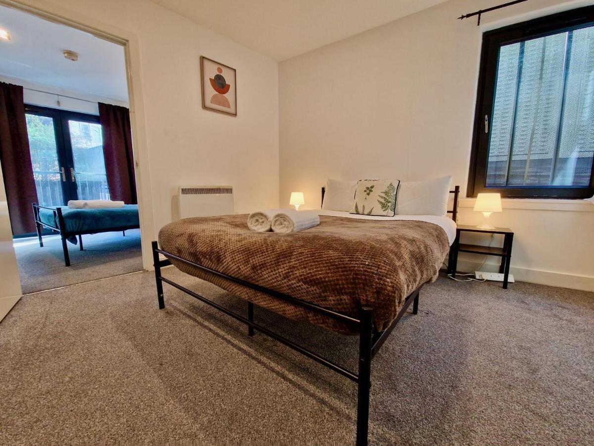 Spacious & Modern In Centre With Balcony Birmingham