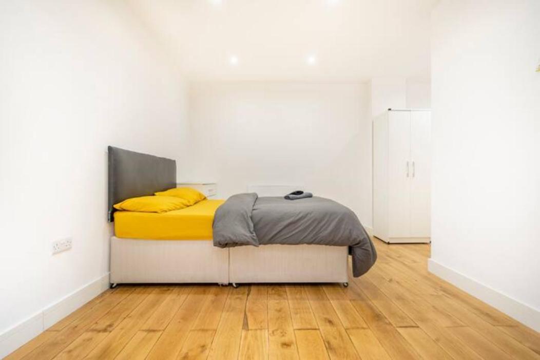 Beautiful Flat Available Next To The Center Apartment *