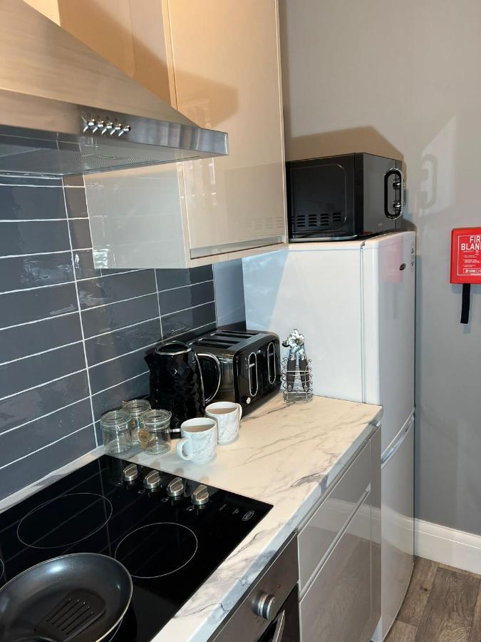3. Private In Moseley, Apartment
