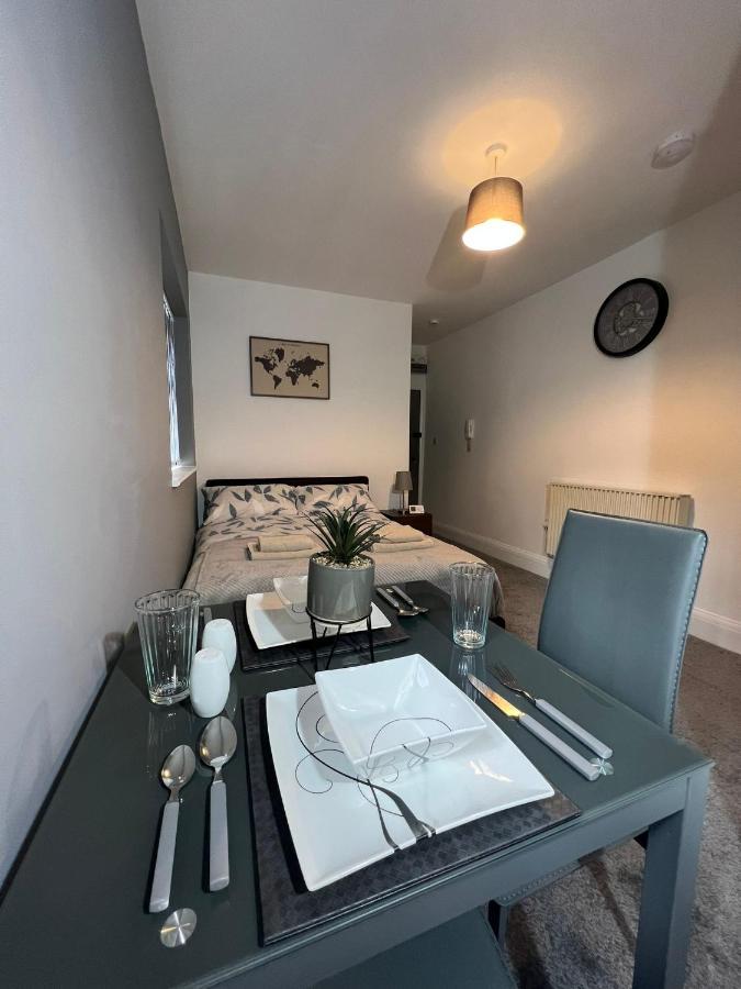 3. Private In Moseley, Apartment *