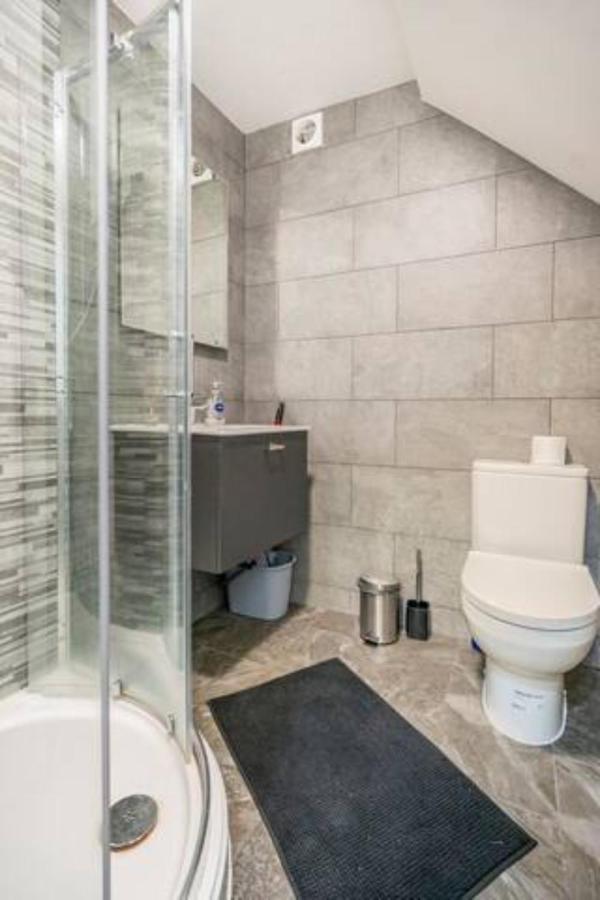 Beautiful Flat Available Next To The Center Apartment