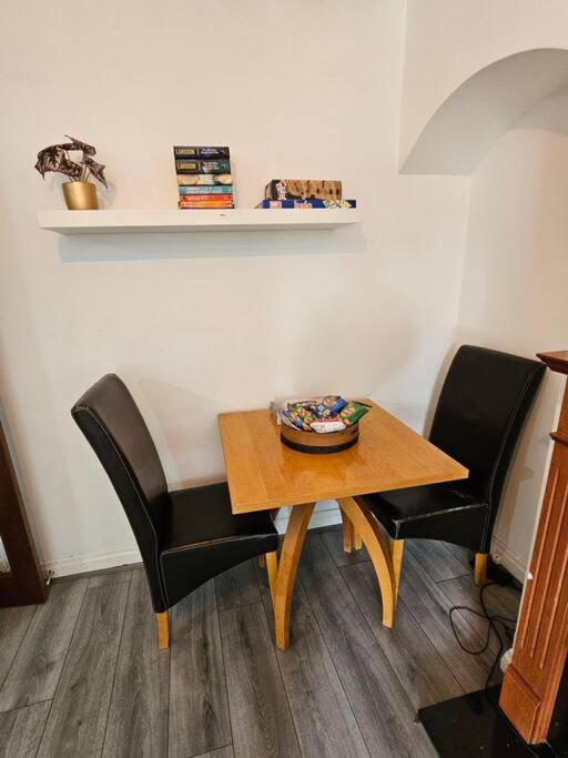 Swankyhome 4 Groups Near M5. *
