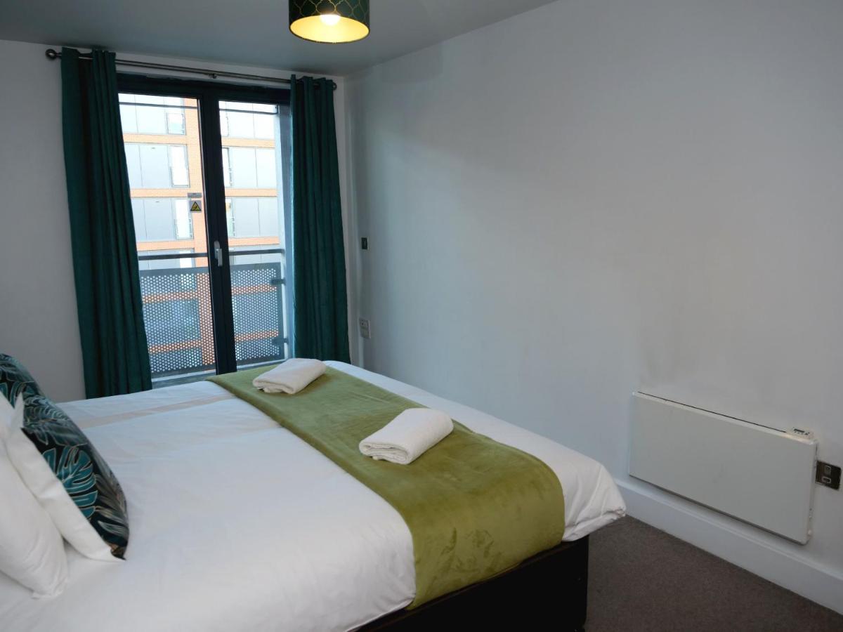 Arcadian One Bedroom - Sofa Bed - Balcony - Centre