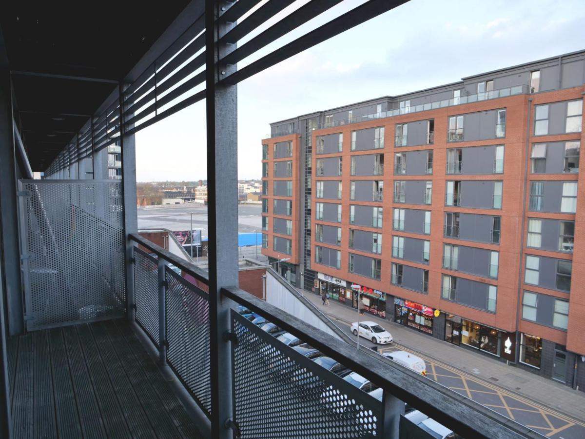 Arcadian One Bedroom - Sofa Bed - Balcony - Centre Apartment