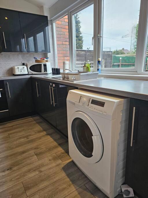 Swankyhome 4 Groups Near M5.