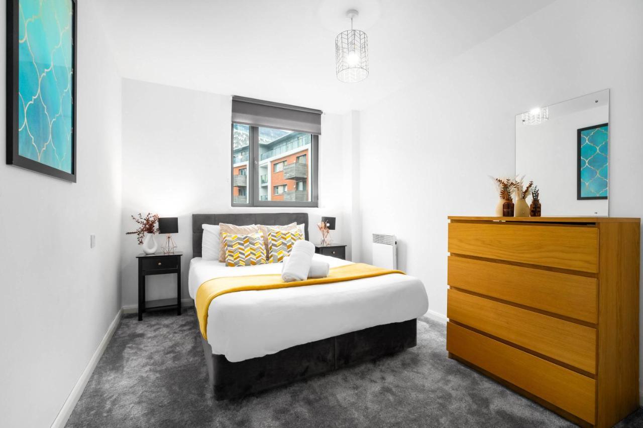 Centre - Private Balcony - Rated Apartment *