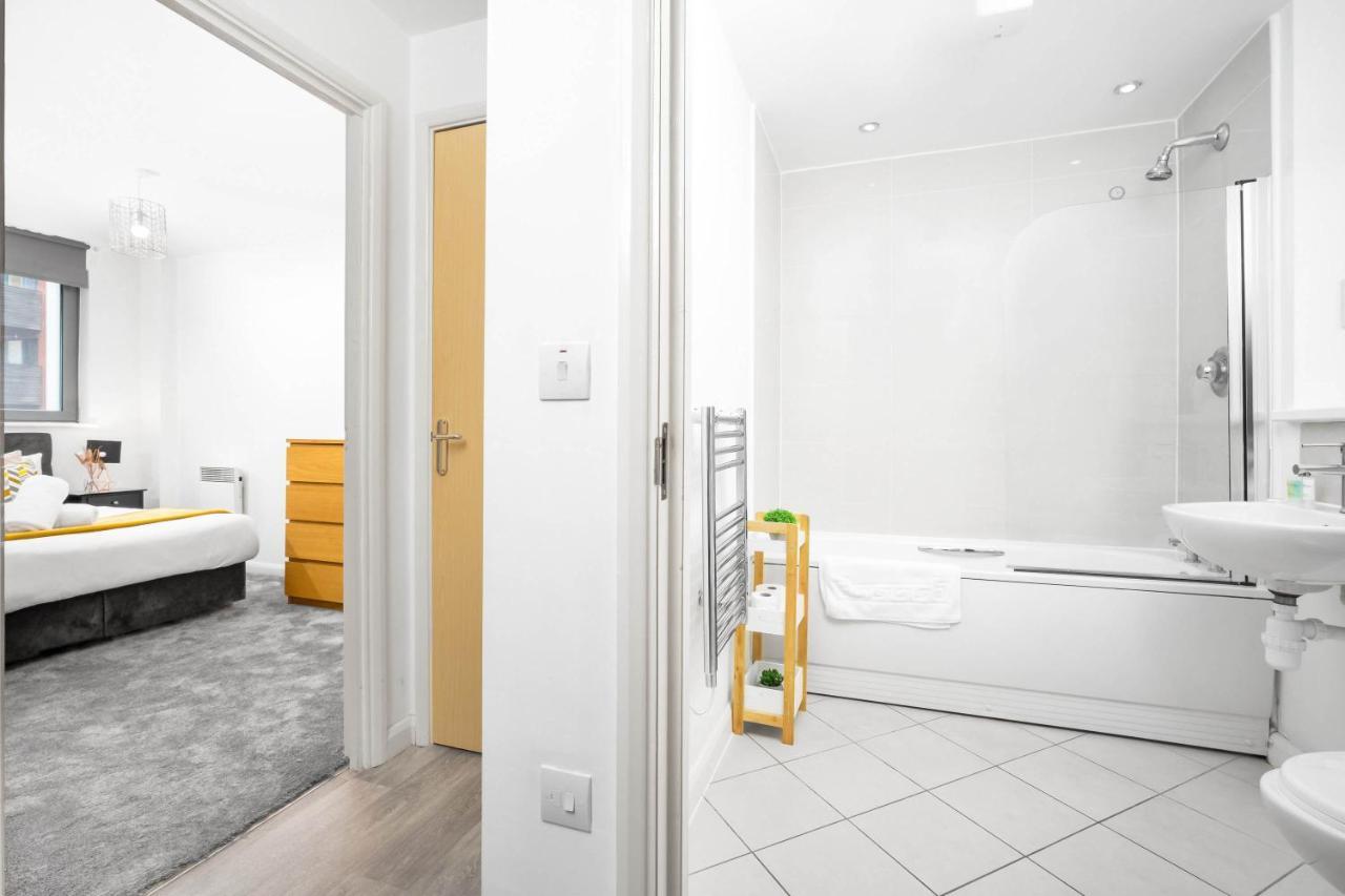 Centre - Private Balcony - Rated Birmingham