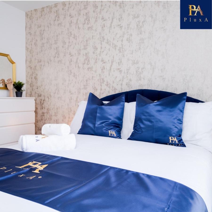 Pluxa Bleu Allure Glamorous Centre Apartment *