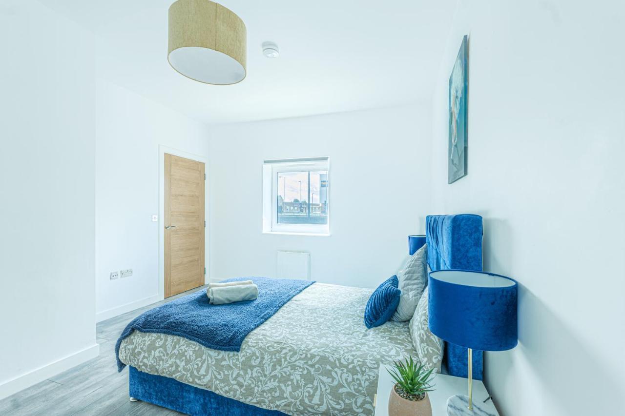 Centrally Located Stylish Apartment *
