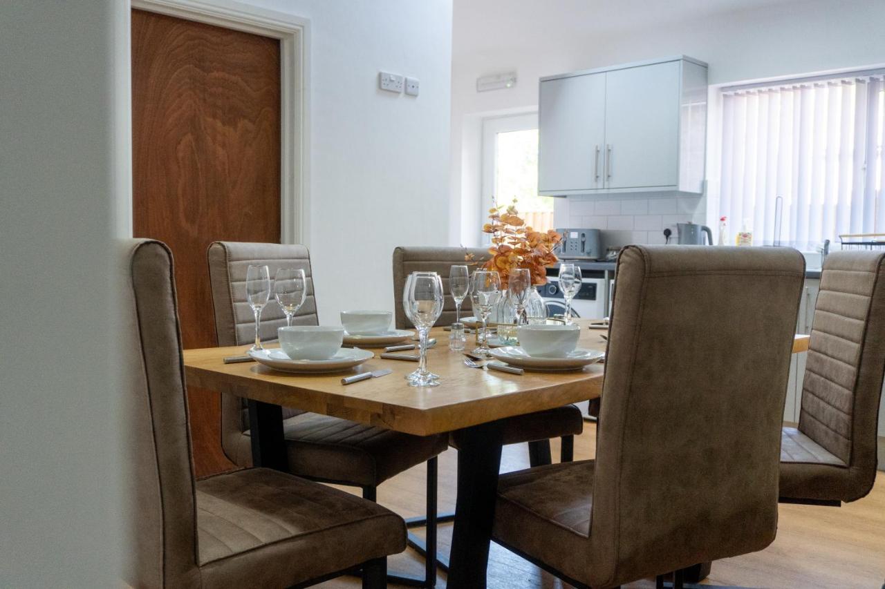 Heartland House, 7 Spacious Bedrooms Sleeps 4 Plus, Near Nec, Jlr,bhx Holiday home Birmingham