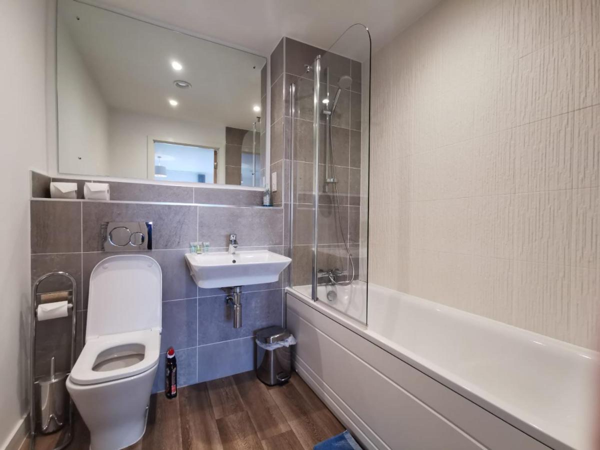 Apartment Spacious Centre At Lexington Gardens By Hf Group