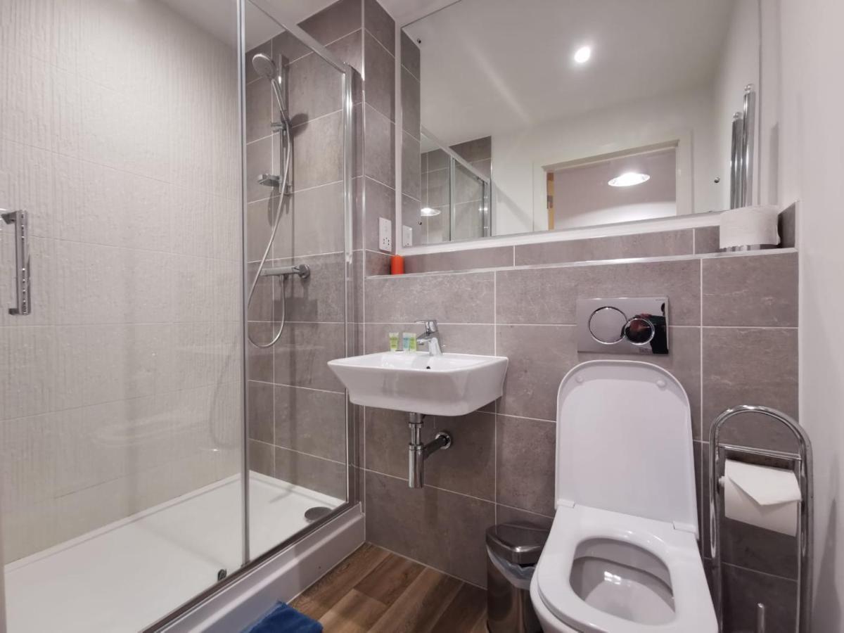 Spacious Centre At Lexington Gardens By Hf Group Apartment