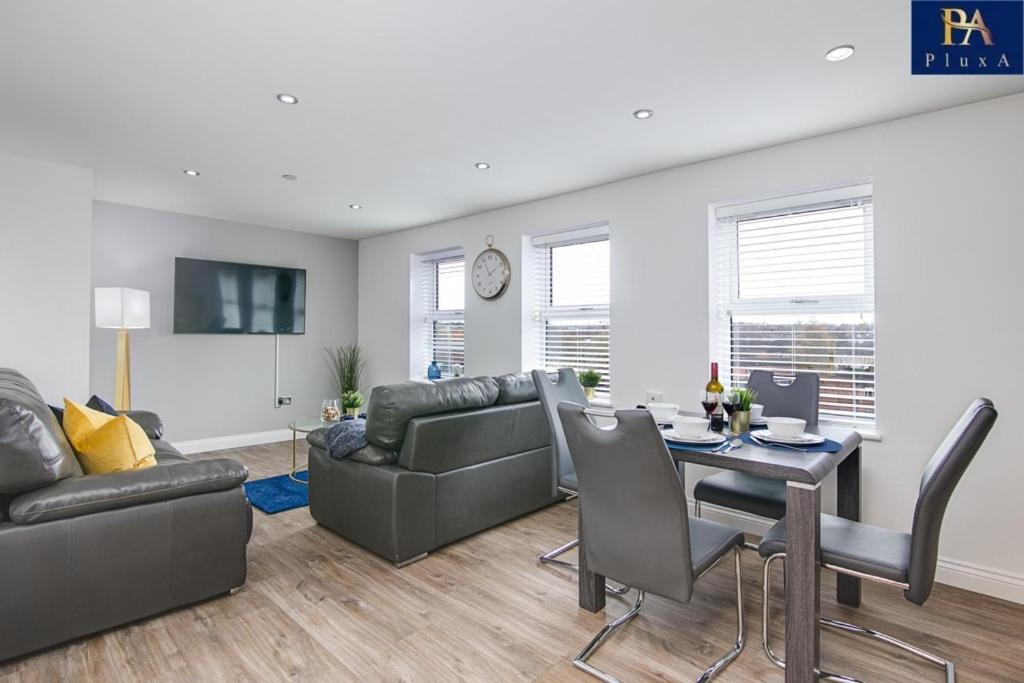 Luxury Stay, Private, Parking, Jq Gem- Pluxa Blue Marble Luxury Apartment Birmingham