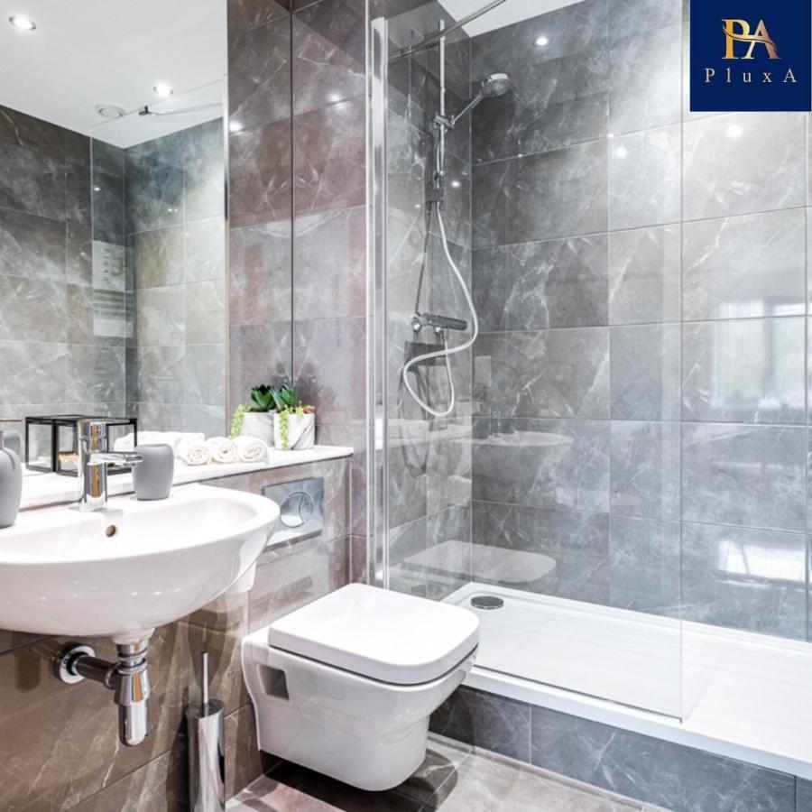 Pluxa Bleu Allure Glamorous Centre Apartment Birmingham