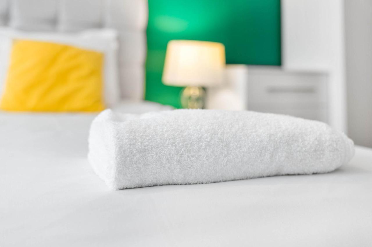 Onyx O2 Arena Brindley Place Broad Street Large Spacious Bed & Breakfast Birmingham