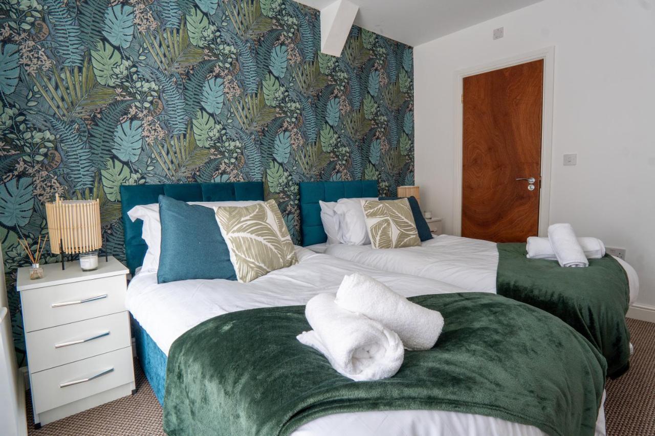 Heartland House, 7 Spacious Bedrooms Sleeps 4 Plus, Near Nec, Jlr,bhx Holiday home