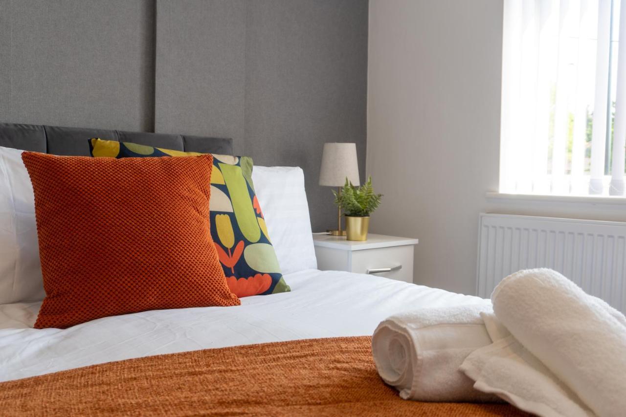 Heartland House, 7 Spacious Bedrooms Sleeps 4 Plus, Near Nec, Jlr,bhx Holiday home *