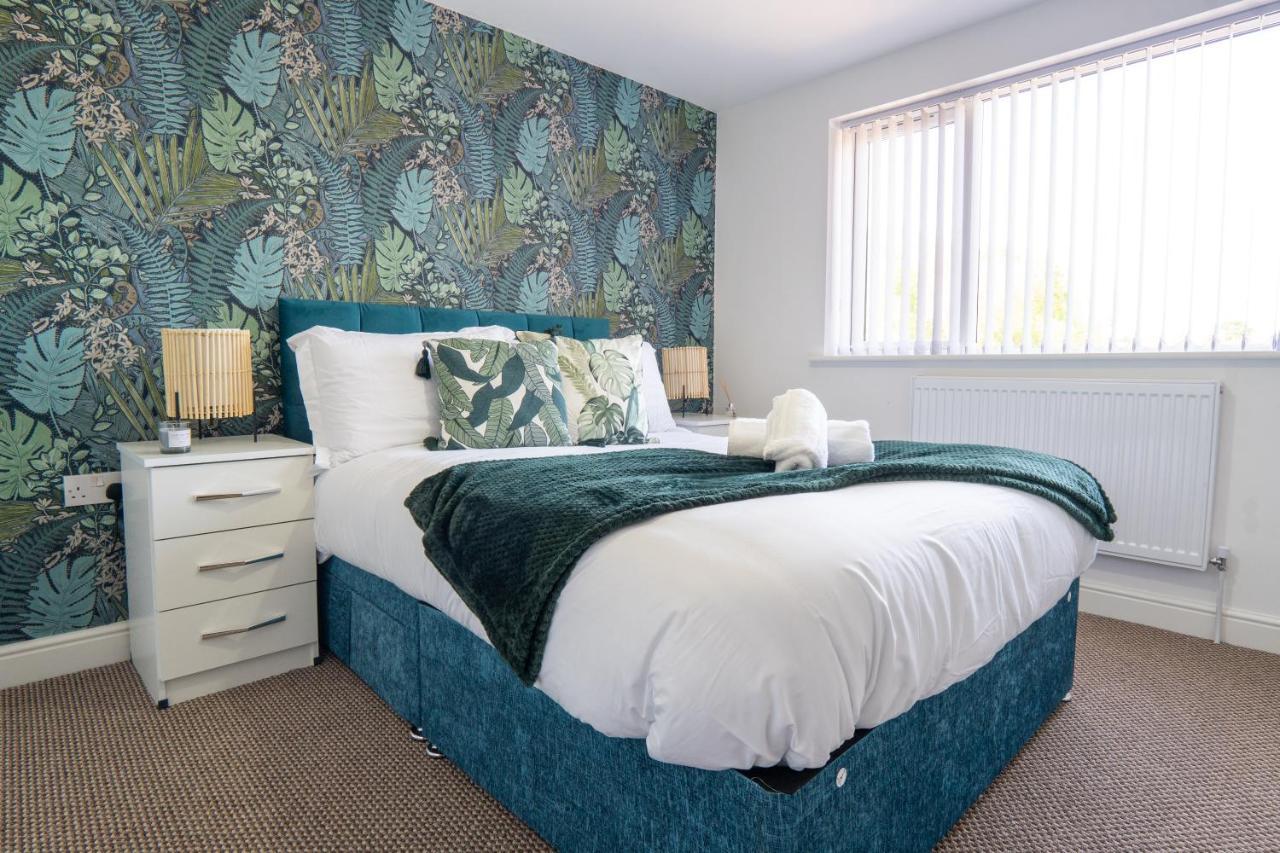 Heartland House, 7 Spacious Bedrooms Sleeps 4 Plus, Near Nec, Jlr,bhx Birmingham