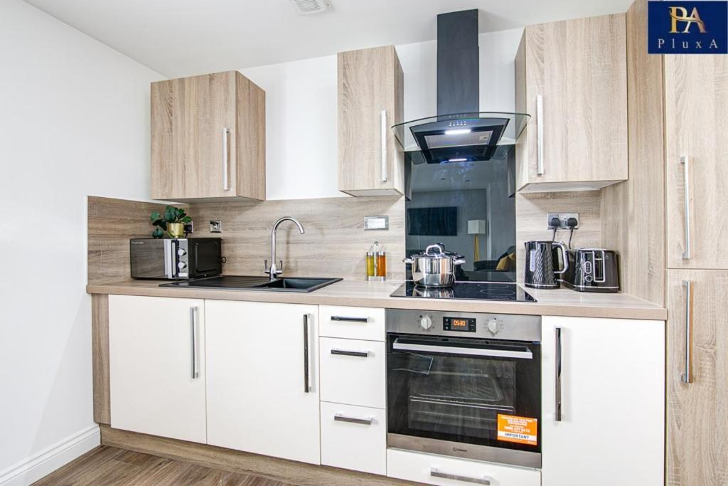 Luxury Stay, Private, Parking, Jq Gem- Pluxa Blue Marble Luxury Birmingham