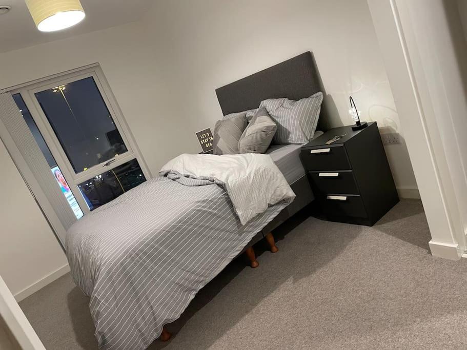 Modern 1 Bedroom Flat In