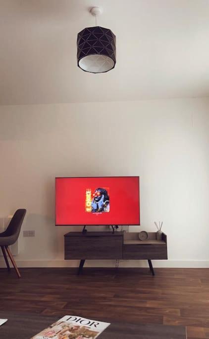 Modern 1 Bedroom Flat In