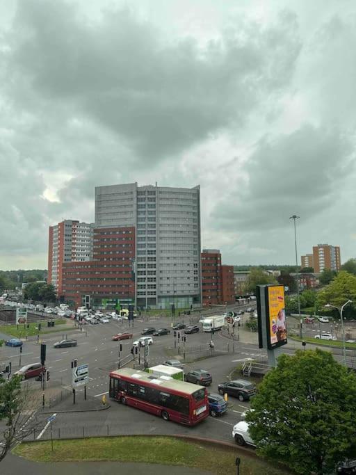 Modern 1 Bedroom Flat In *