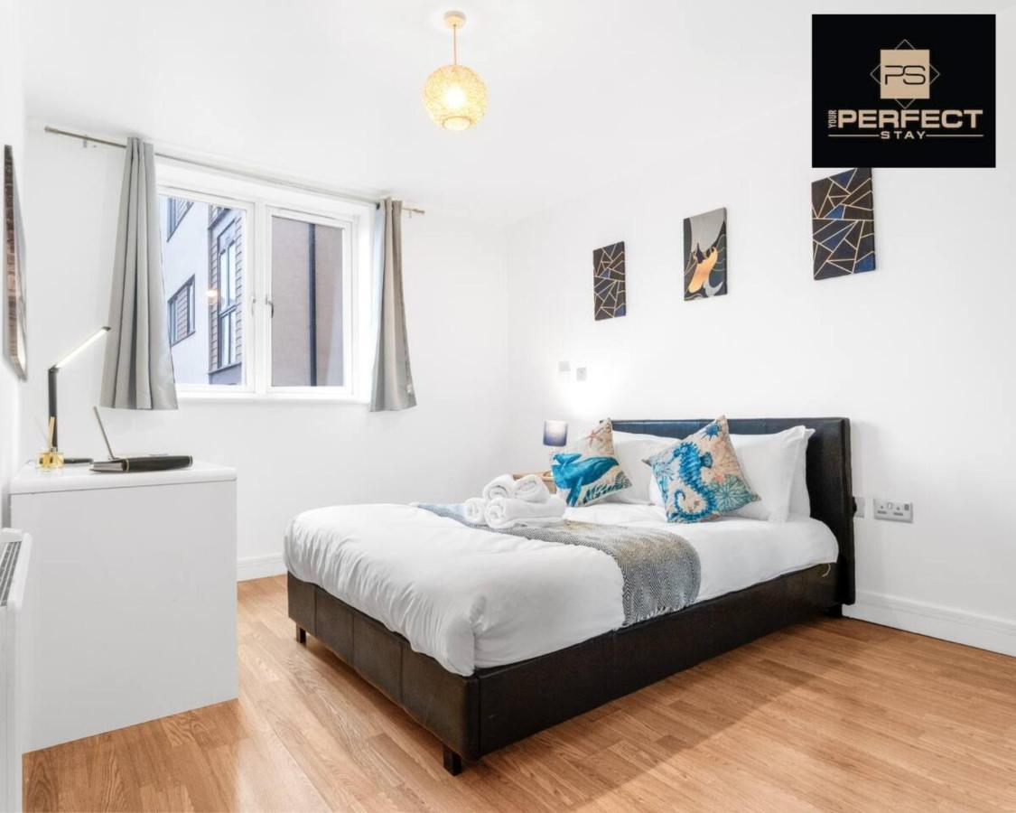 Mercury Centre Netflix Dedicated Workspace By Your Perfect Short Lets *