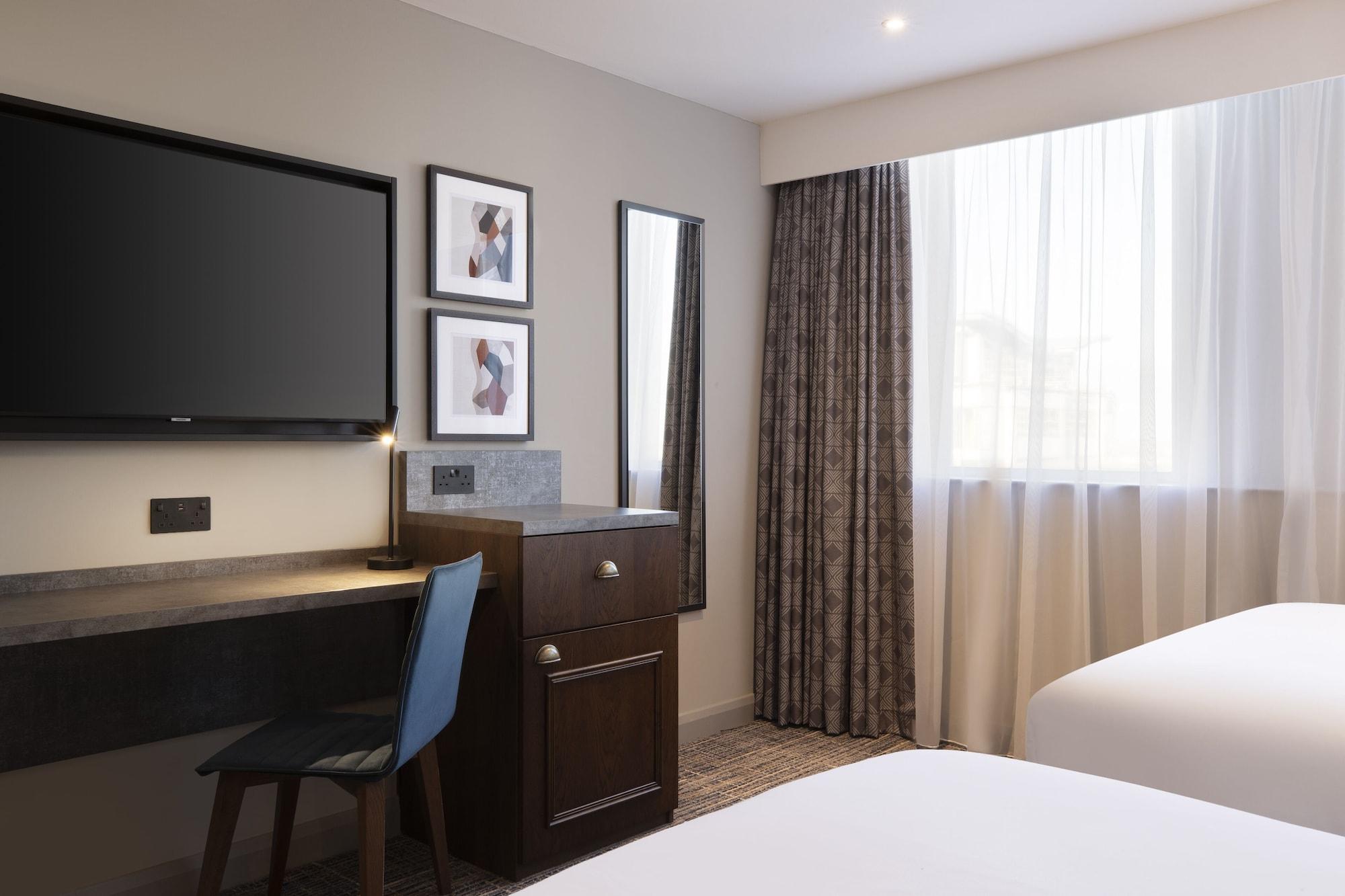 Hotel Leonardo Royal 4*